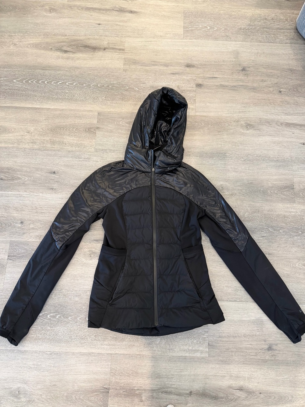 Lululemon Down for It All Jacket in Black Shine Size 6
